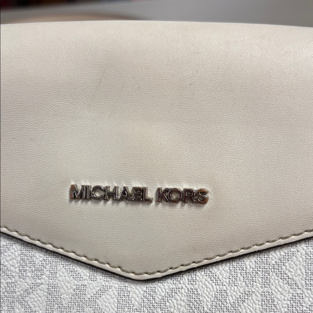Michael Kors Cream and Tan Crossbody Bag - Picture 2 of 7